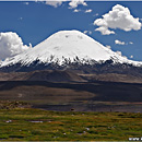 Volcán Parinacota y Lago Chungará